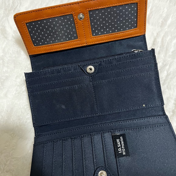 Wallet - Picture 2 of 2